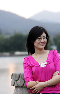 1456966928965504.jpg 徐莹_副本.jpg